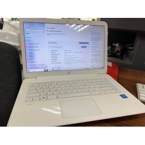 Ноутбук белый HP . Photo 2